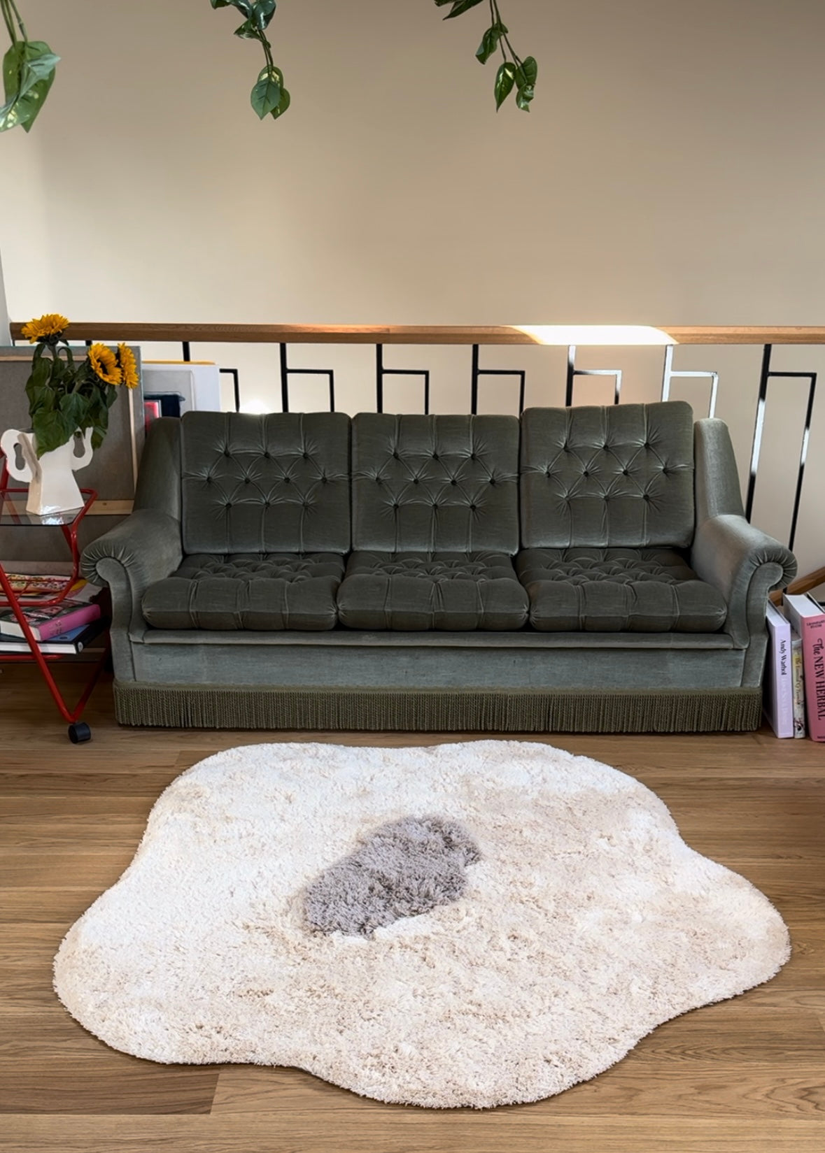 A Single Poppy Rug, creamy/grey cloud